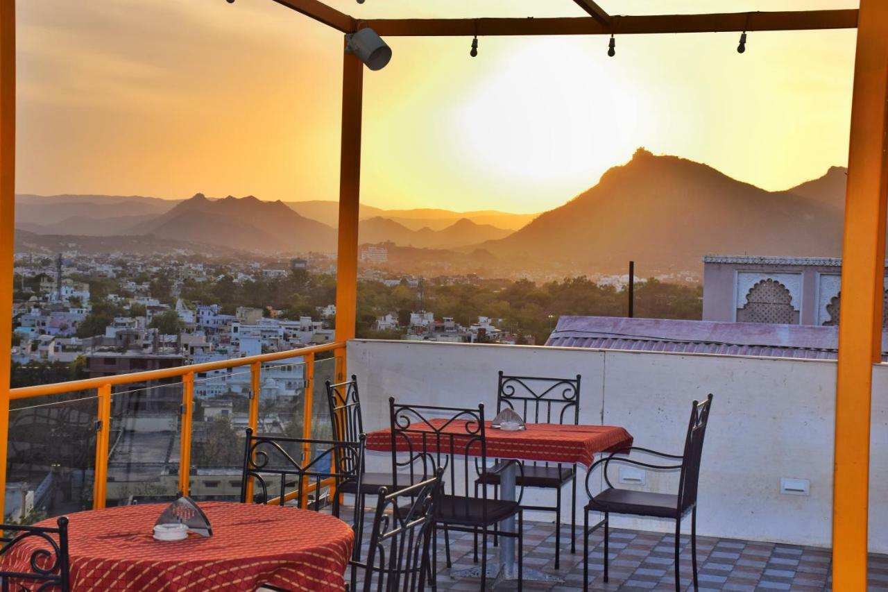 Hotel Kurabar Kothi Удайпур Экстерьер фото