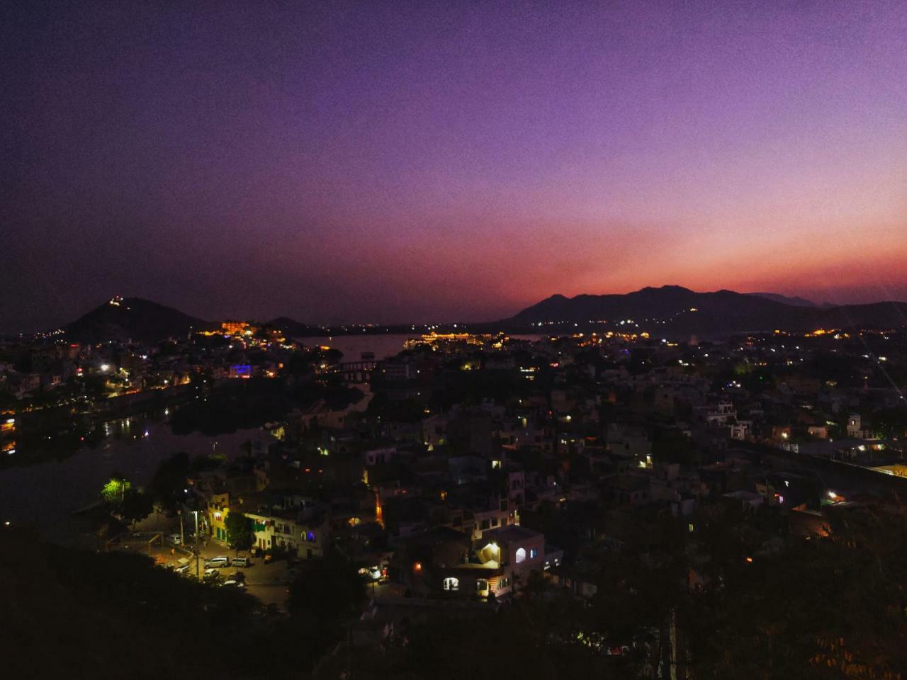 Hotel Kurabar Kothi Удайпур Экстерьер фото
