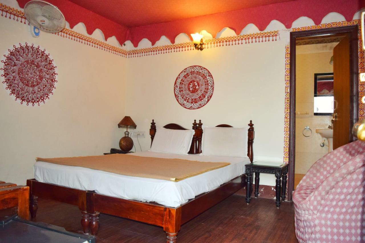 Hotel Kurabar Kothi Удайпур Экстерьер фото